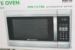 Emerson Professional Series 1.3 Cubic Ft. Microwave New in Box