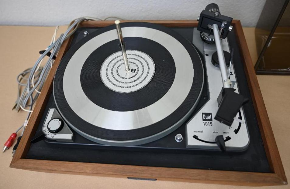 United Audio Dual 1019 Turntable