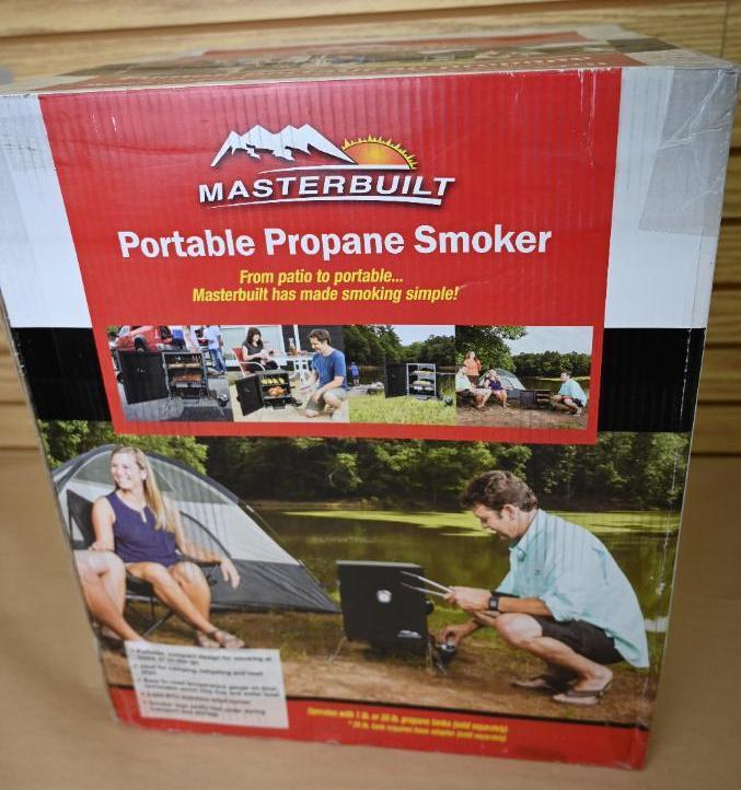 Masterbuilt Portable Propane Smoker