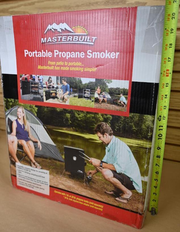 Masterbuilt Portable Propane Smoker