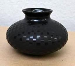 Stunning Jaime Dominguez Black Pottery Vase