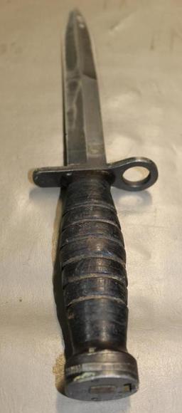 Camillus M4 WWII Bayonet in Scabbard