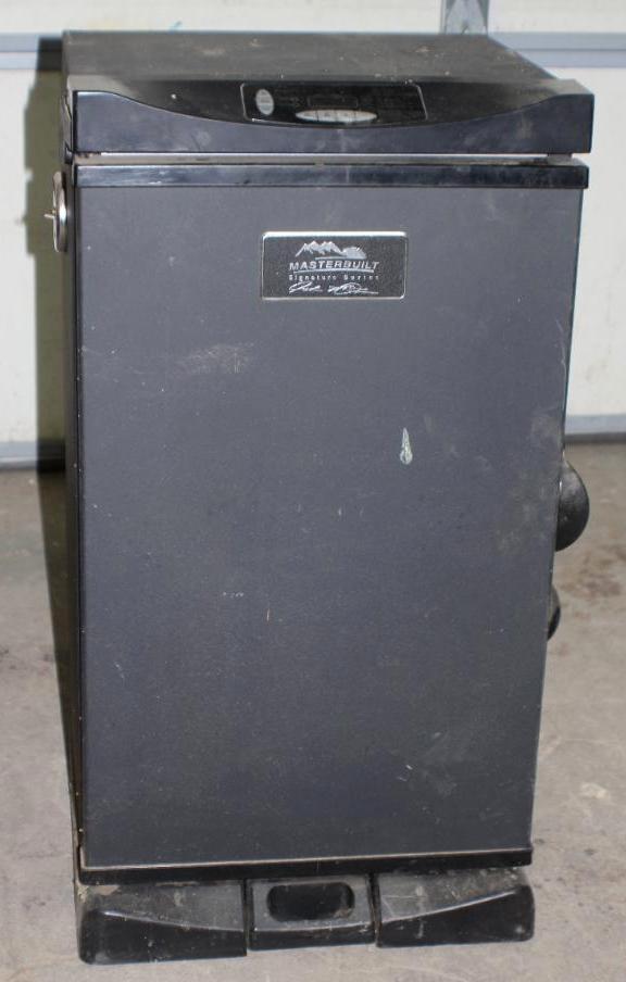 Masterbuilt Signature Series Electric Smoker