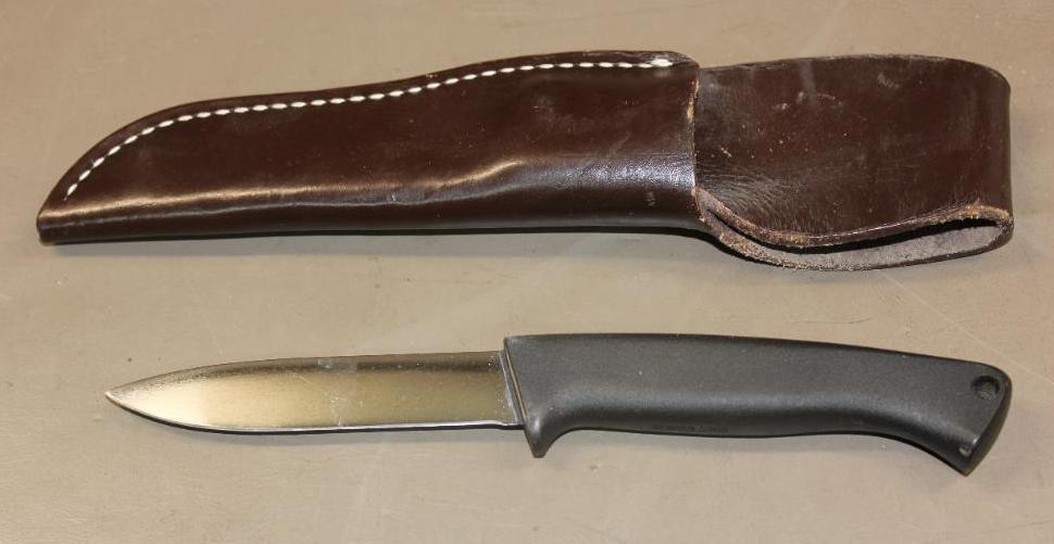 Gerber A400 Fixed Blade Knife with Sheath