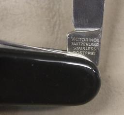 Victorinox 4-Tool Folding Knife with Tin