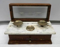 Antique Apothecary / Drug Store Scale