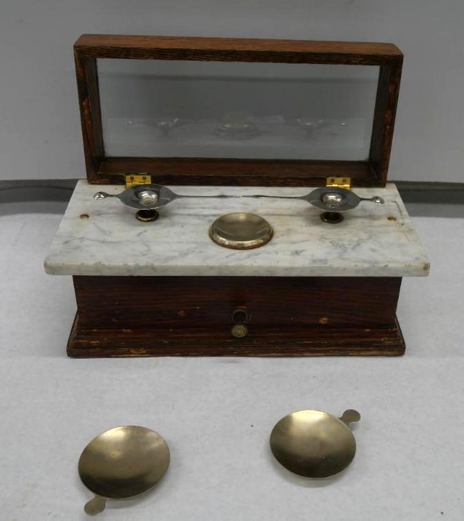 Antique Apothecary / Drug Store Scale