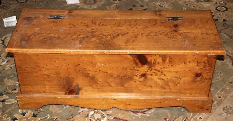 Beautiful Traditional Style, Hinged Lid Wood Trunk