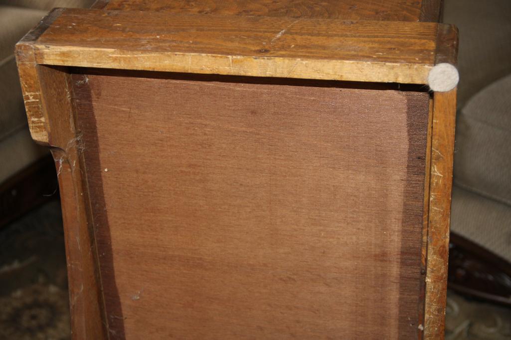 Beautiful Traditional Style, Hinged Lid Wood Trunk