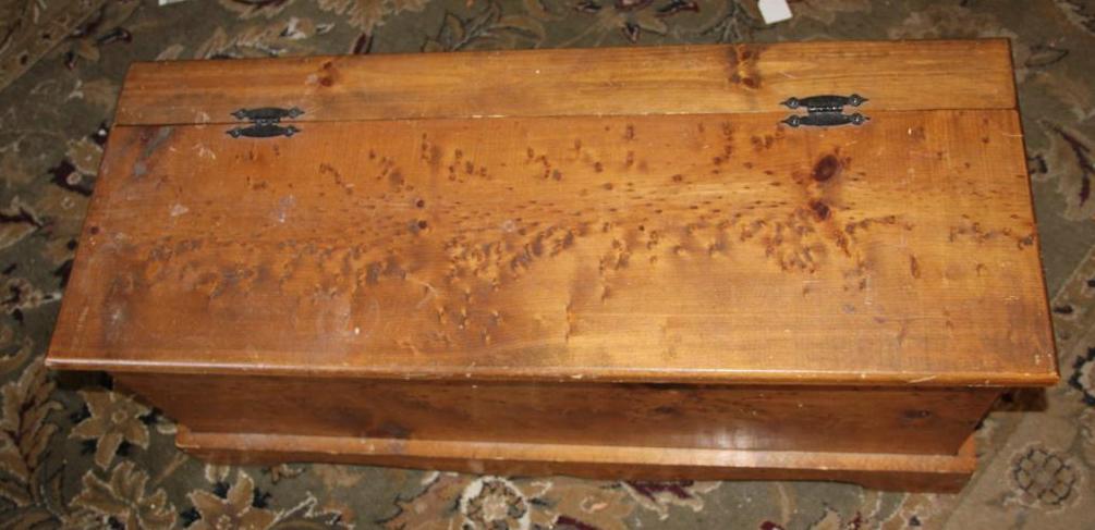 Beautiful Traditional Style, Hinged Lid Wood Trunk