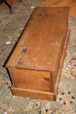 Beautiful Traditional Style, Hinged Lid Wood Trunk