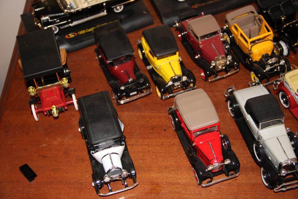 18 Mixed Collectible Die-Cast Automobiles Including 1958 Cadillac Presidential Limo