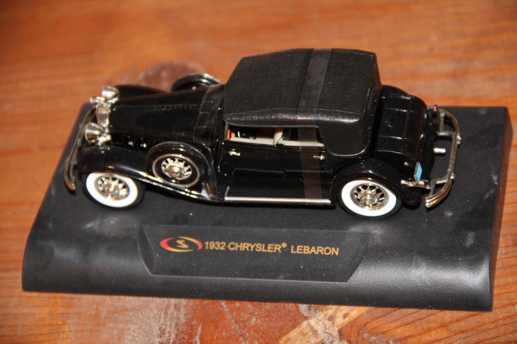18 Mixed Collectible Die-Cast Automobiles Including 1958 Cadillac Presidential Limo