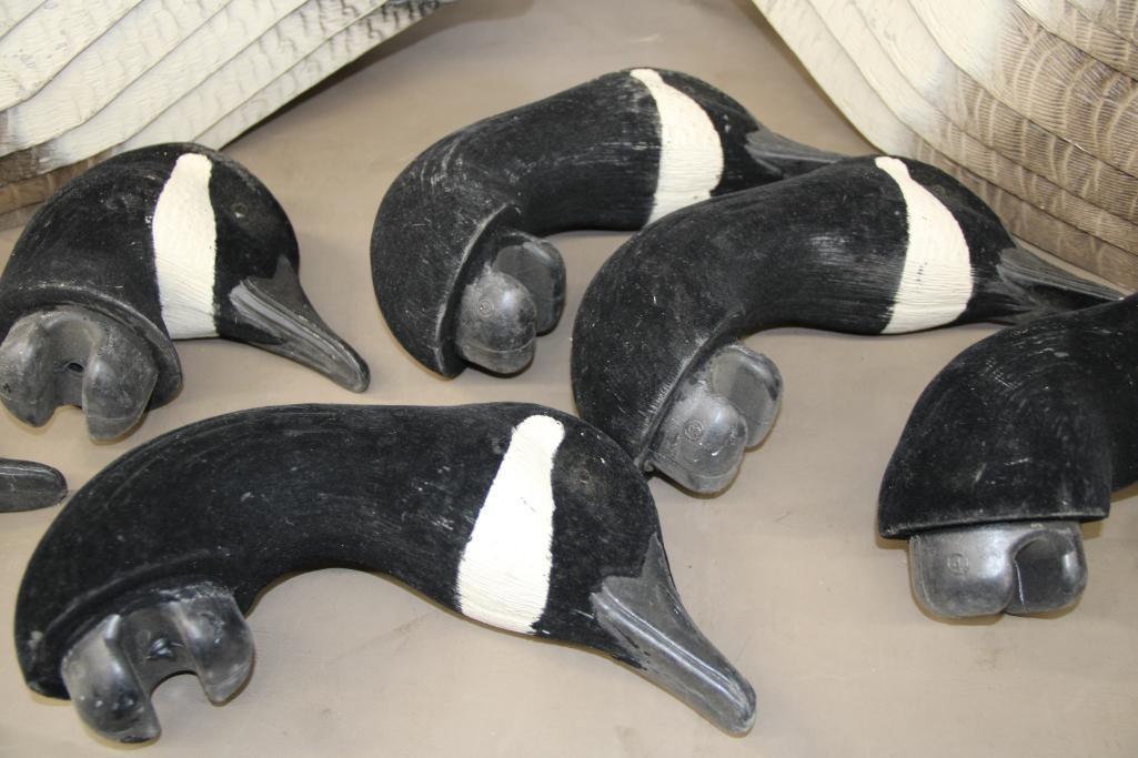 12 Canadian Goose Decoys and Mesh Sack