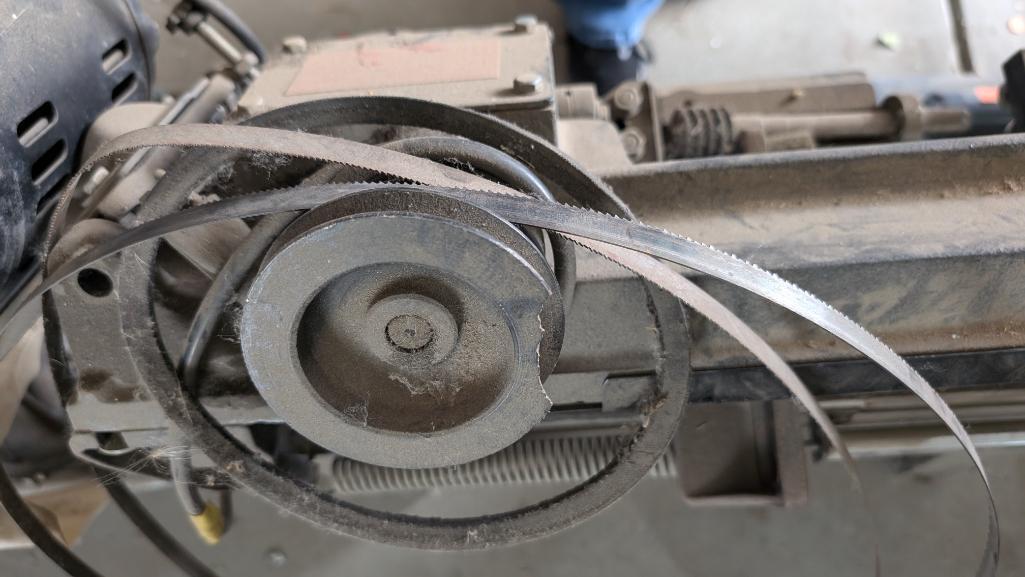Buffalo Metal Cutting Band Saw