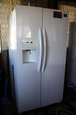 Frigidaire Gallery Side by Side Refrigerator/Freezer
