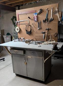 Free Standing Workstation