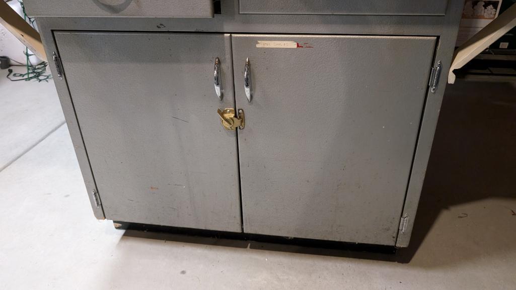 Free Standing Workstation