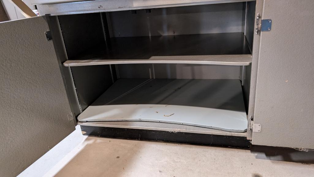 Free Standing Workstation