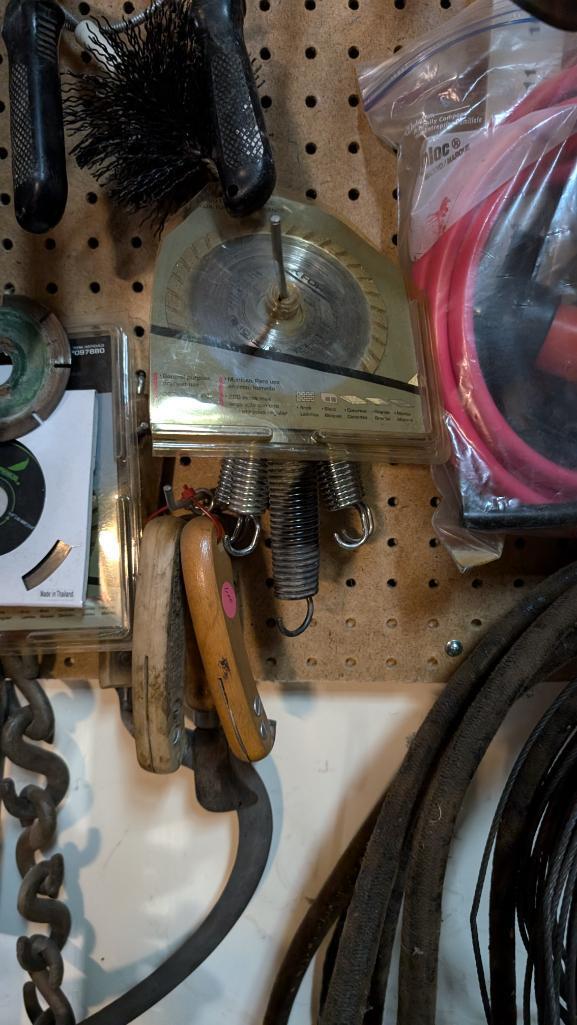Contents of Bay 1 South Pegboard