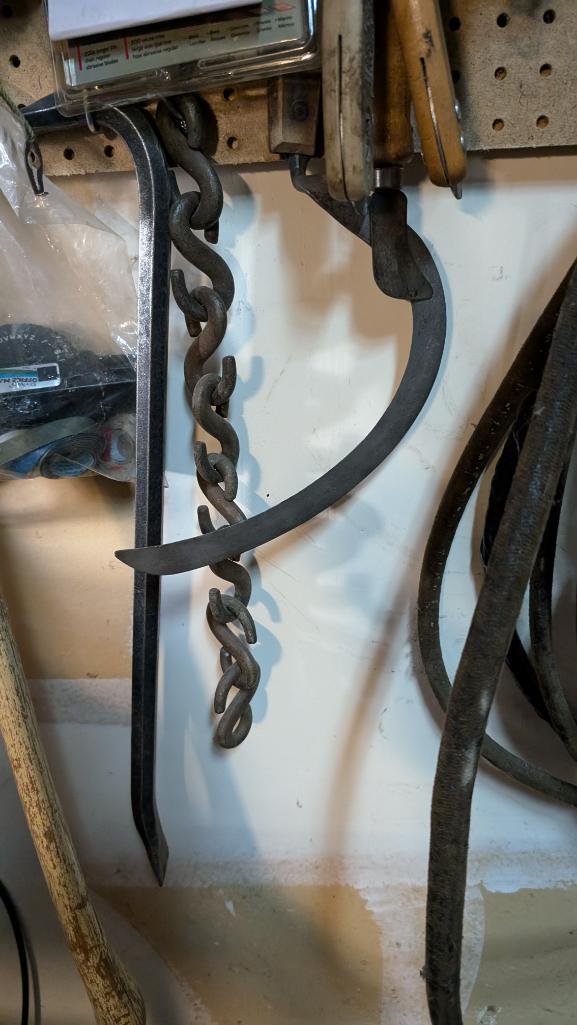Contents of Bay 1 South Pegboard