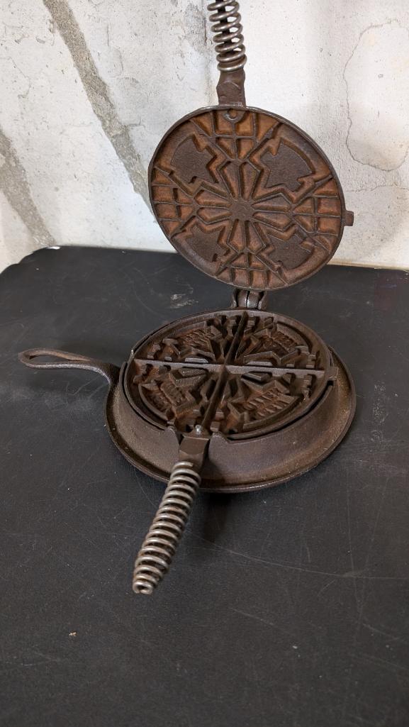 EC Simmons Keen Kutter Waffle Iron and Mini