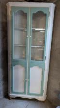 Corner Hutch