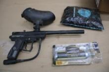 Spyder Aggressor Paintball Gun with Cartridges and Ammo