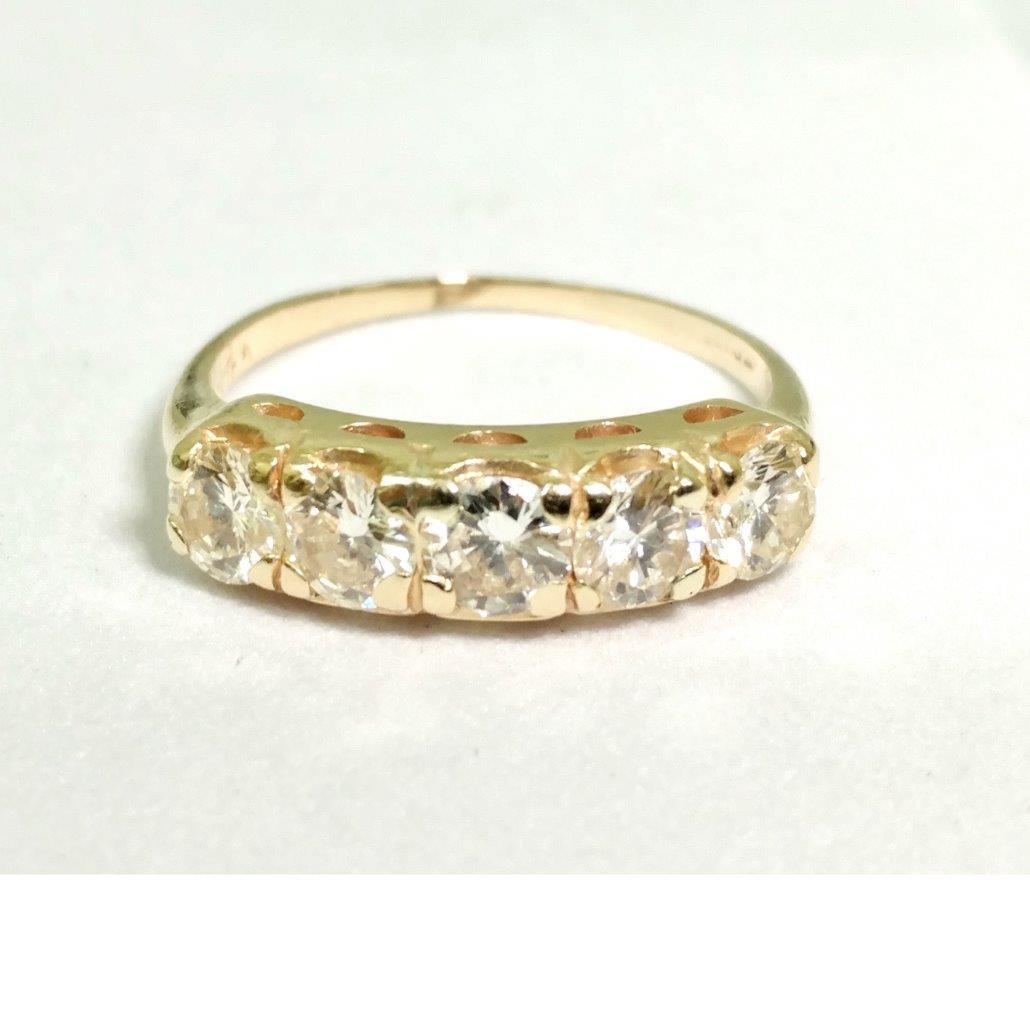 gorgeous Diamond engagement gold band