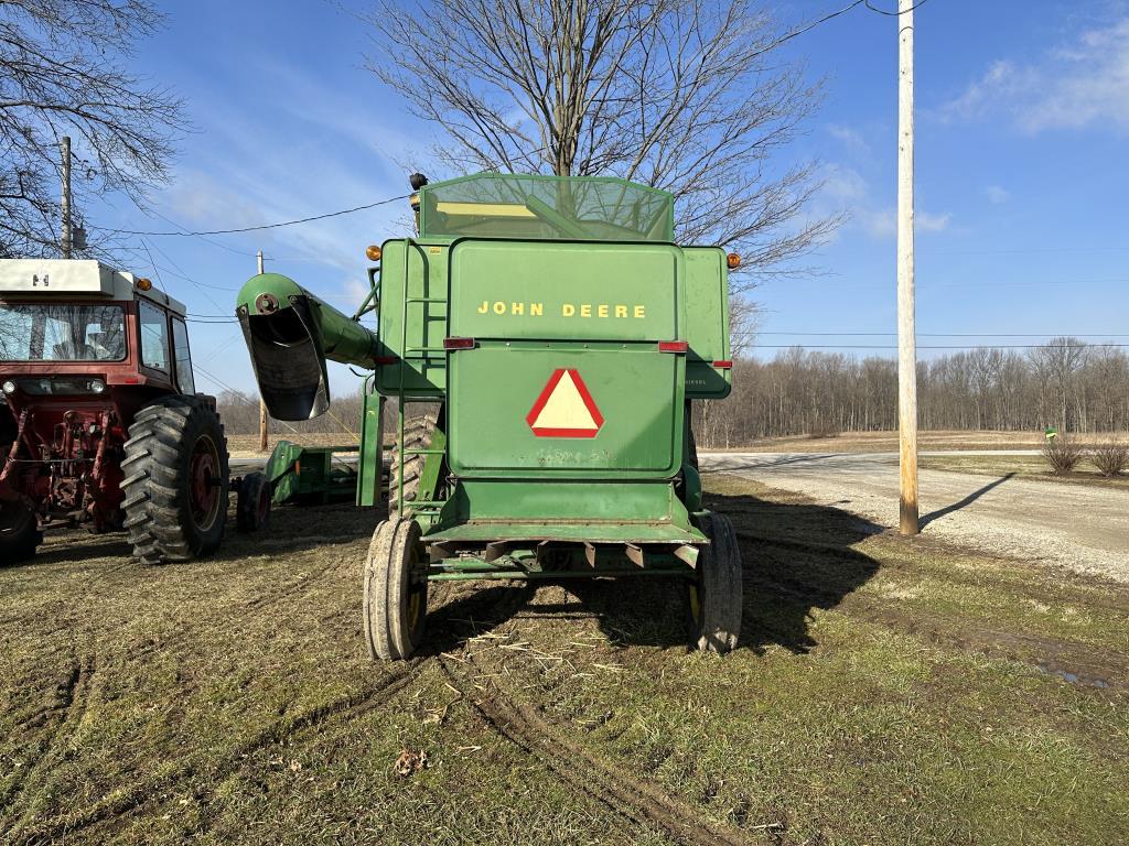 John Deere 6600 Combine