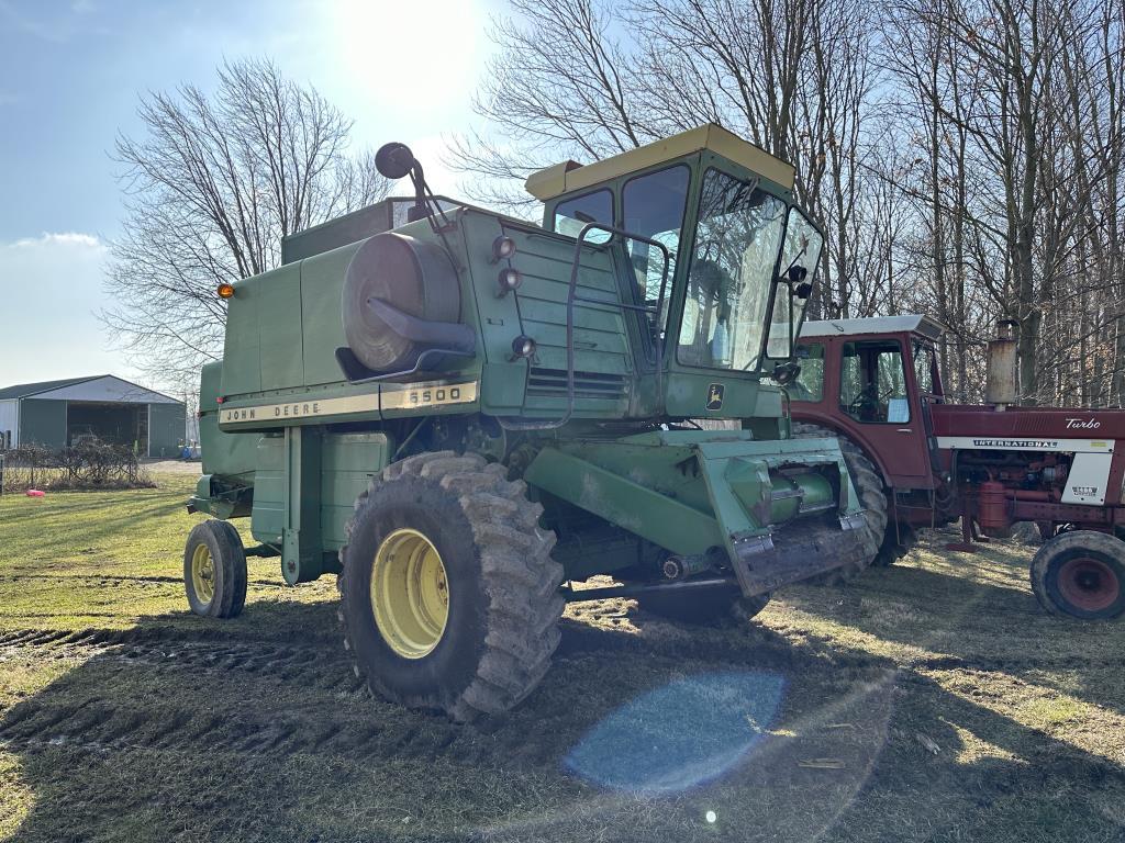 John Deere 6600 Combine