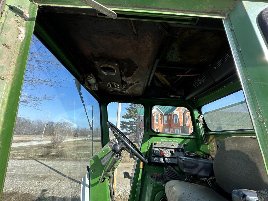 John Deere 6600 Combine