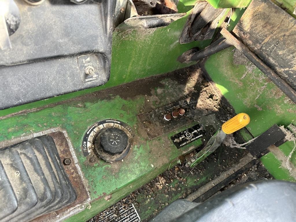 John Deere 6600 Combine