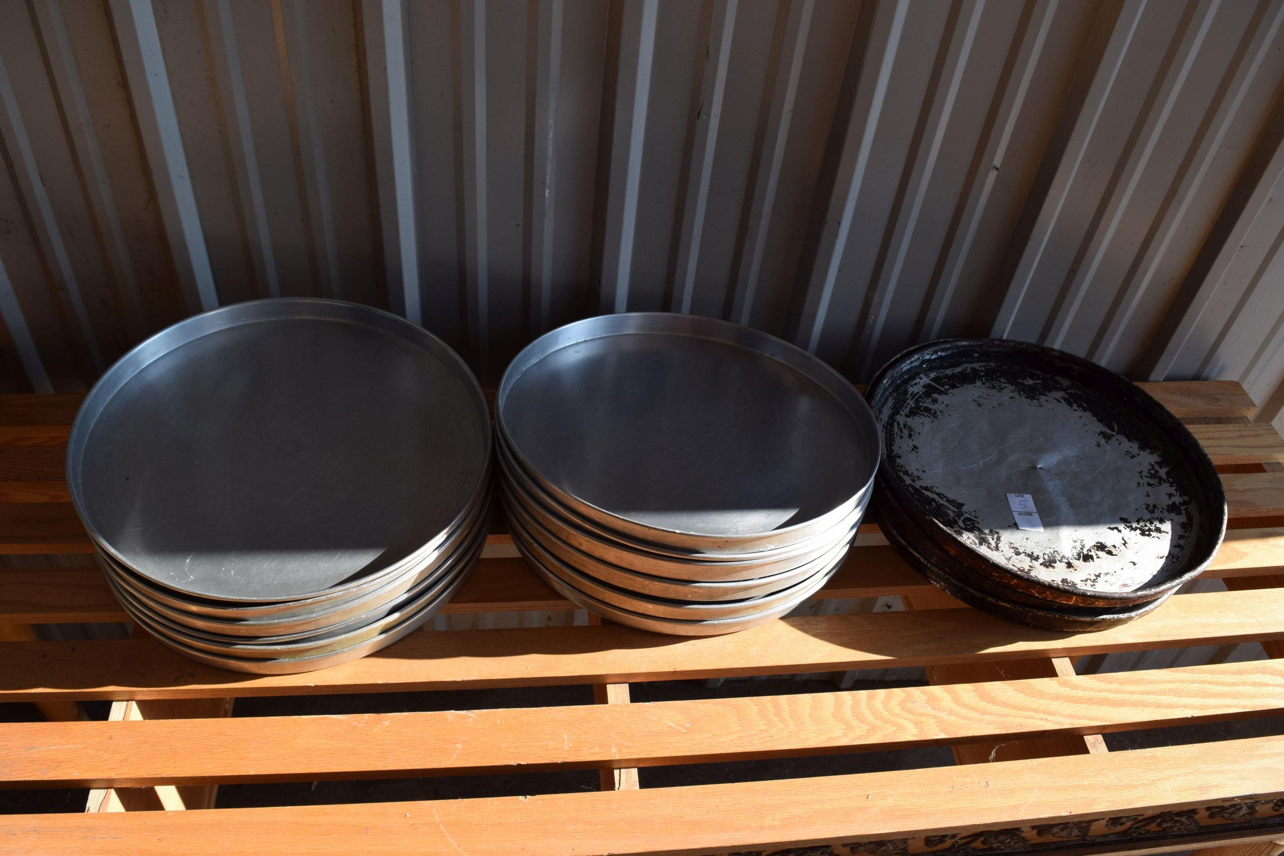 Lot of 15 14" Pizza Pans