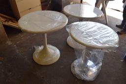 lot of 3 round tables