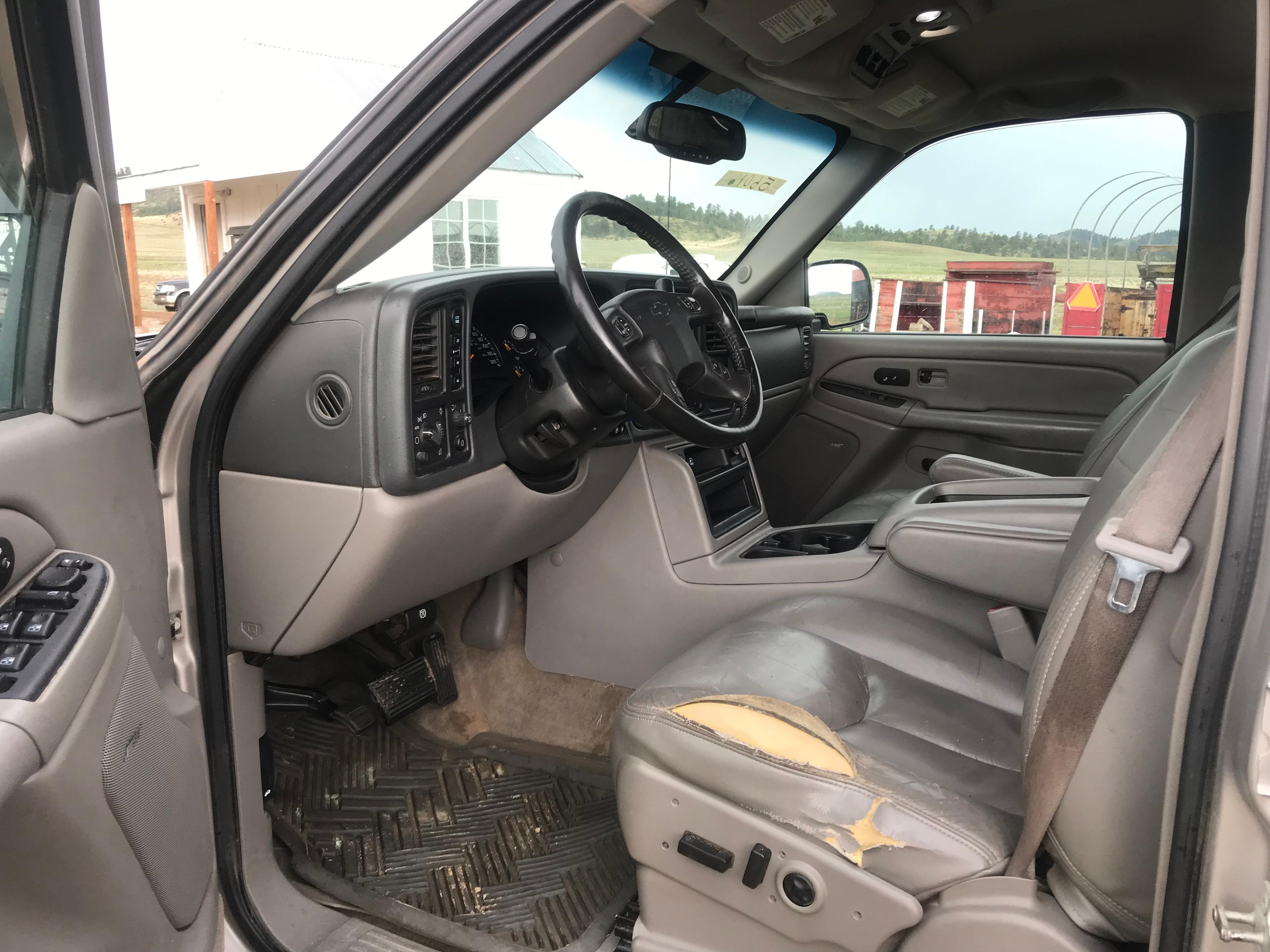 2005 CHEVY SUBURBAN 1500Z71