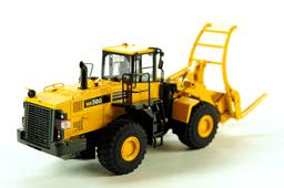 Komatsu WA500-6 Loader w/Rockland Log Grapple - 1:87