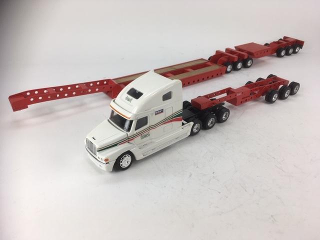 Freightliner Tri-Axle Tractor w/Sleeper & 3x3x3 Lowboy