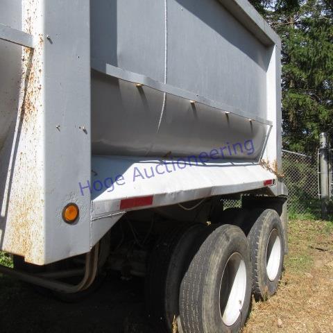 "1996 HilBilt end dump semi trailer 26ft, tarp, 11R22.5 tires