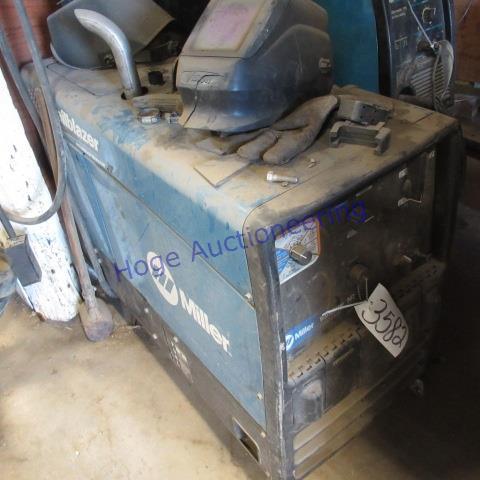 Miller Trail Blazer 302 welder/generator gas powered