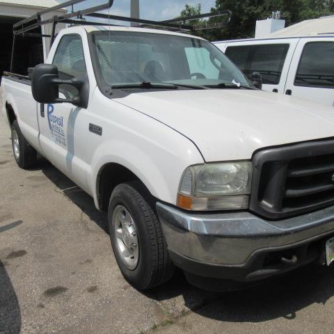 04 Ford F250, 2WD, auto 5.4 Triton gas, 8ft box w/ladder rack  VIN:  3FTNF20L14MA01414