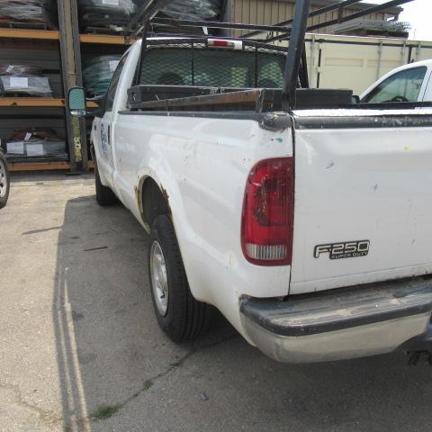 04 Ford F250, 2WD, auto 5.4 Triton gas, 8ft box w/ladder rack  VIN:  3FTNF20L14MA01414