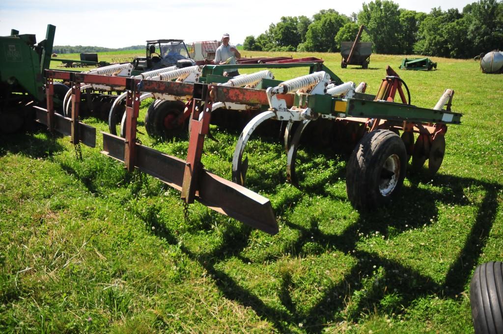 Glenco 15 Ft. 11 shank disc/chisel plow 