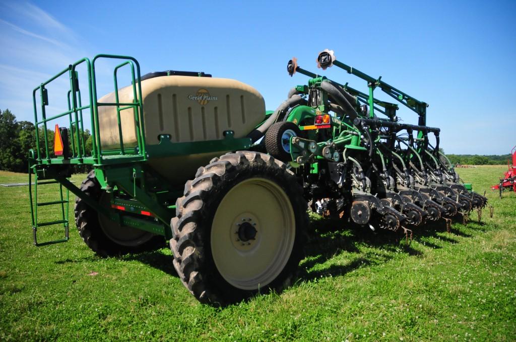 Great Plains YP 1225A twin row planter, 12 twin row set on 30 in. centers,