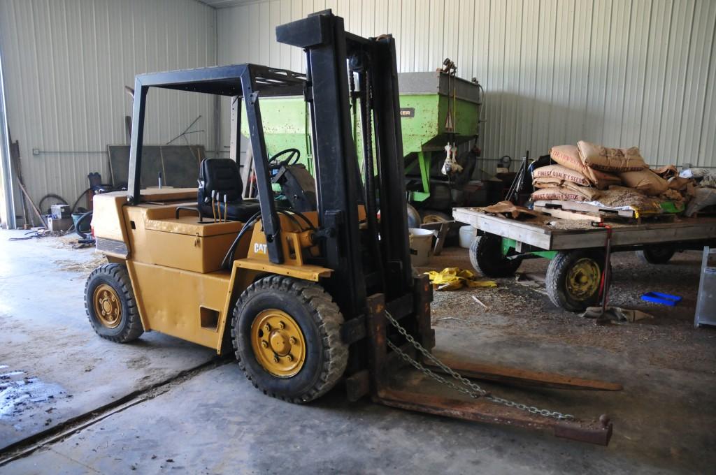 CAT V80F Forklift (diesel) w/ 6,000 lb. 20 ft. lift 