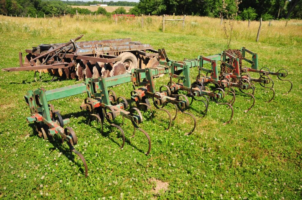 JD 6 row Danish tine cultivator 