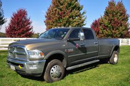 2014 Dodge Ram 3500 Laramie Heavy Duty 4x4 crew cab dually w/ 6.7 Cummins T