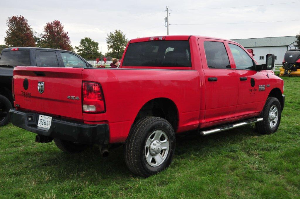 2014 Dodge Ram 3500 Heavy Duty 4x4 crew cab w/ 6.4 gas Hemi, 110k miles