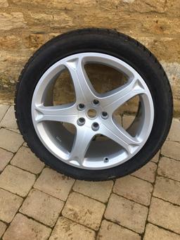 Four x Ferrari California (F149) rims & winter tyres