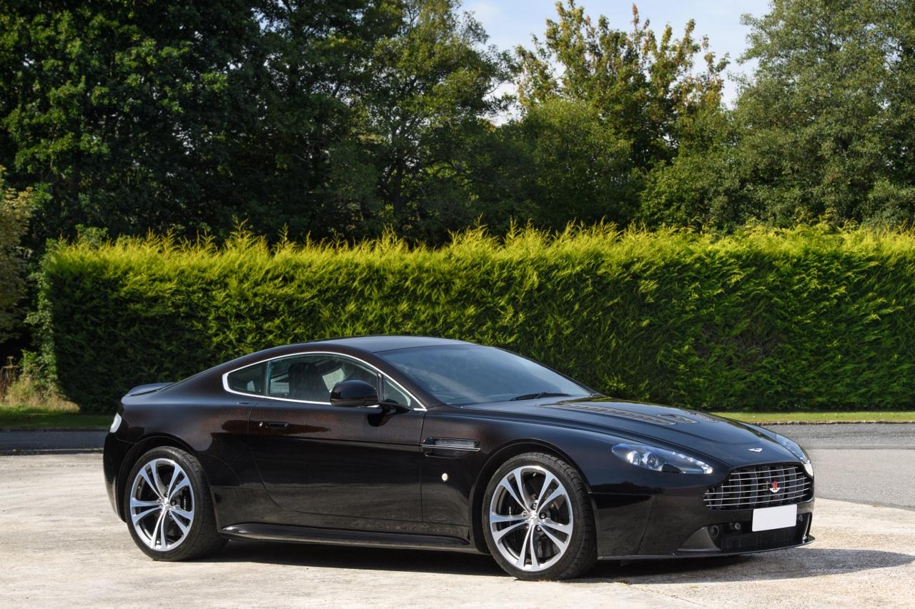 2010 Aston Martin V12 Vantage